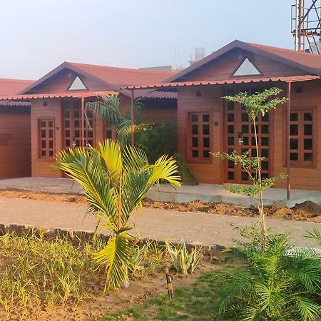 Nirvana Resort And Restaurant Garudeshwar Exteriér fotografie
