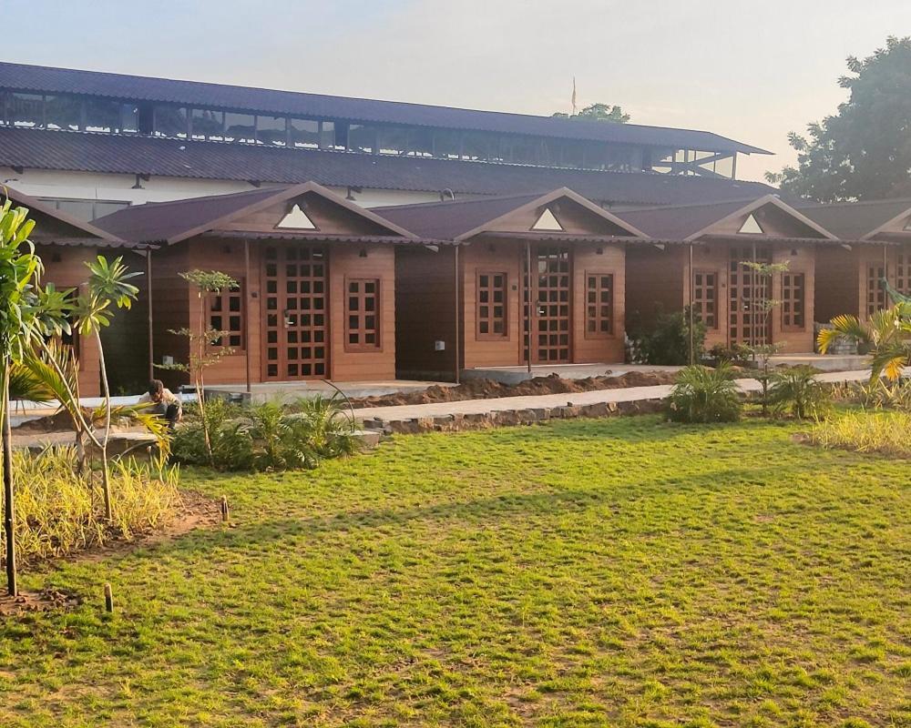 Nirvana Resort And Restaurant Garudeshwar Exteriér fotografie