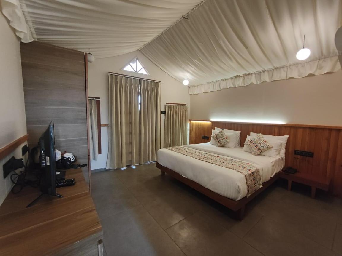 Nirvana Resort And Restaurant Garudeshwar Exteriér fotografie