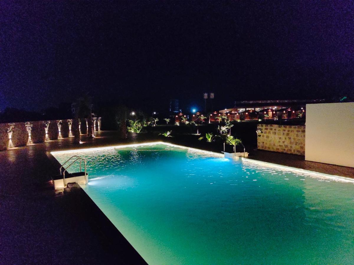 Nirvana Resort And Restaurant Garudeshwar Exteriér fotografie